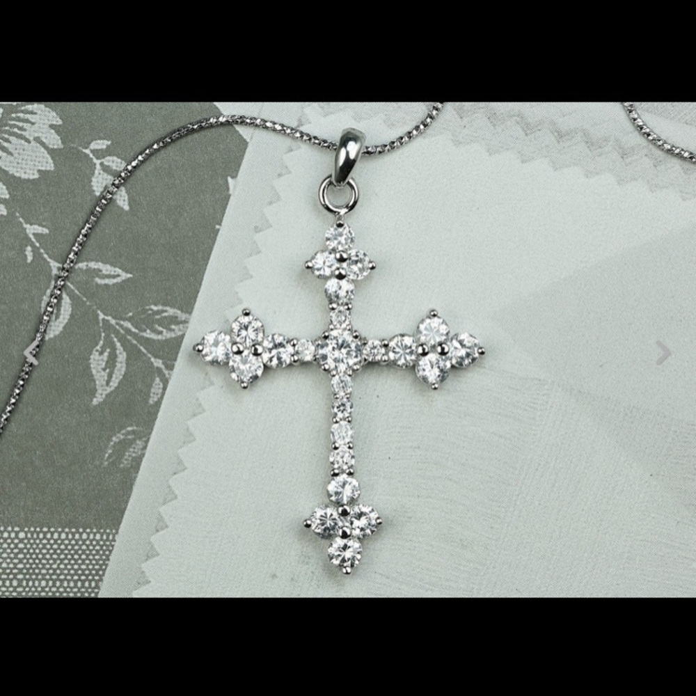 Sterling silver cross pendant